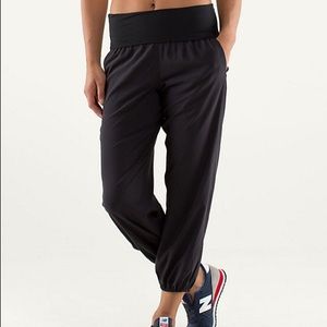 Lululemon Om pant (Capri) size 6